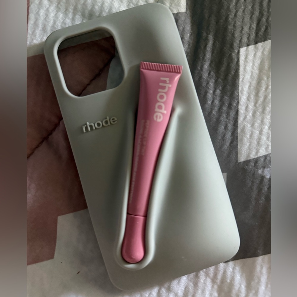 RHODE Light Gray Phone Case with Pink Lip Tint